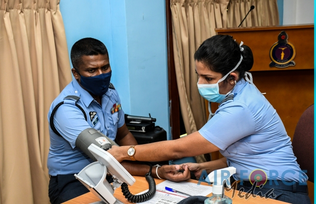 SLAF Base Hingurakgoda Conducts a Blood Donation Campaign