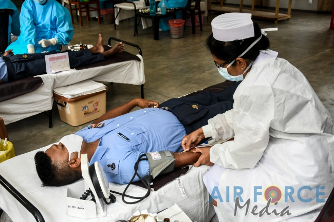 SLAF Base Hingurakgoda Conducts a Blood Donation Campaign