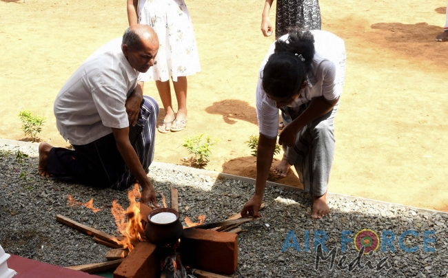 SLAF Base Hingurakgoda Hands Over a Newly Built House to a Needy Family
