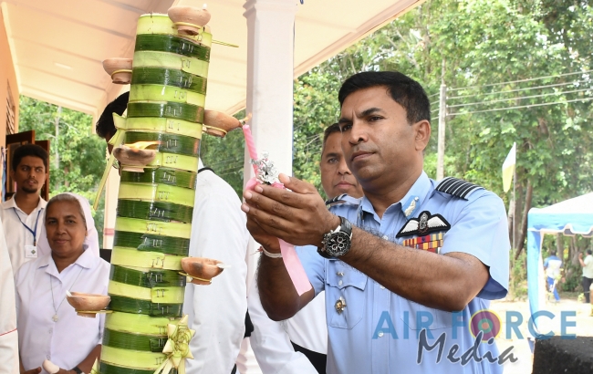 SLAF Base Hingurakgoda Hands Over a Newly Built House to a Needy Family