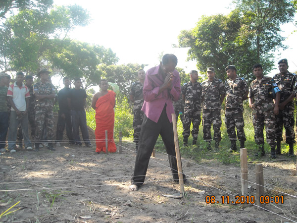 දිලිදු පවුලක් සදහා ගුවන් හමුදා ත්රිකෝණමඩු කදවුරෙන් නව නිවසක්