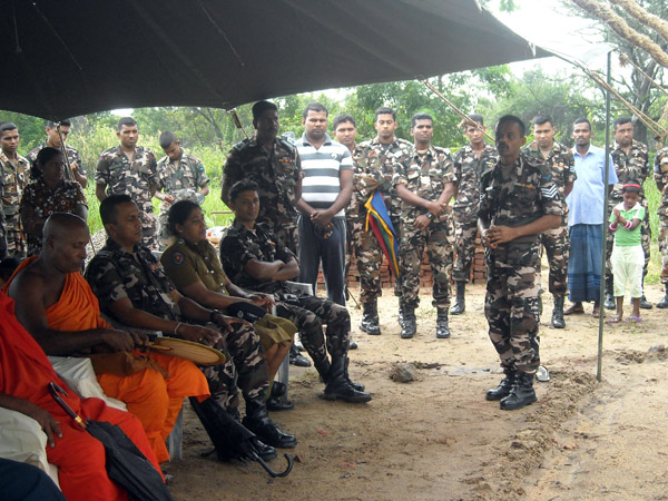 දිලිදු පවුලක් සදහා ගුවන් හමුදා ත්රිකෝණමඩු කදවුරෙන් නව නිවසක්