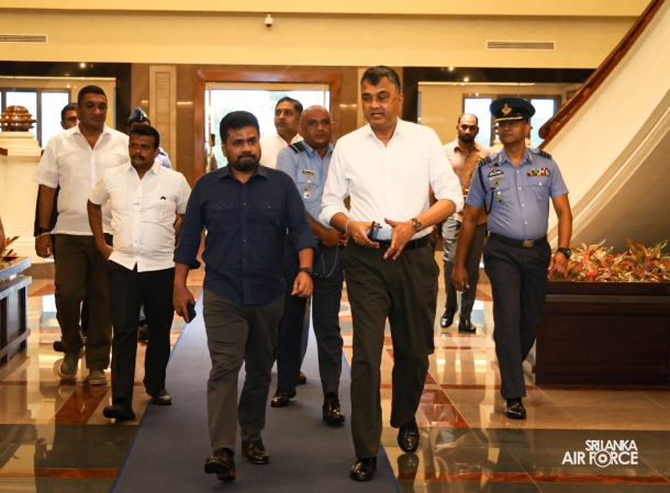 PRESIDENT
REVIEWS SLAF RESCUE AND RELIEF OPERATIONS AT AIR FORCE HQ