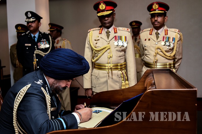 Chief of the Air Staff of Pakistan Air Force Visits Army and Navy HQ's