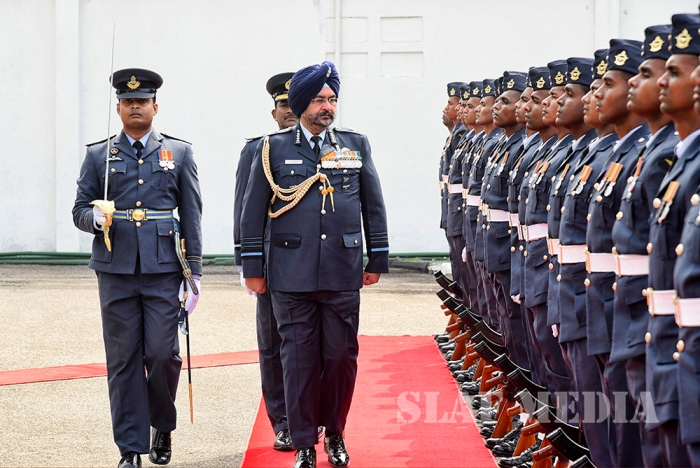 Chief of the Air Staff of the Indian Air Force Calls on the Commander