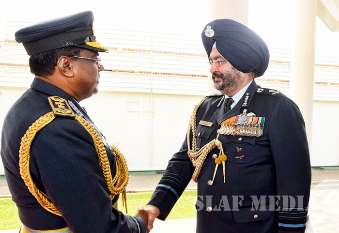 Chief of the Air Staff of the Indian Air Force Calls on the Commander