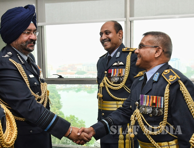 Chief of the Air Staff of the Indian Air Force Calls on the Commander