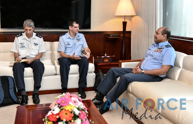 Israeli Defence Attaché Calls on Commander