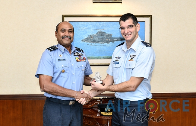 Israeli Defence Attaché Calls on Commander