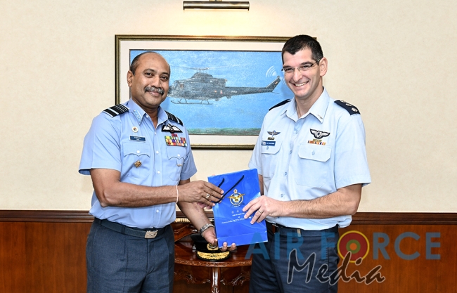 Israeli Defence Attaché Calls on Commander