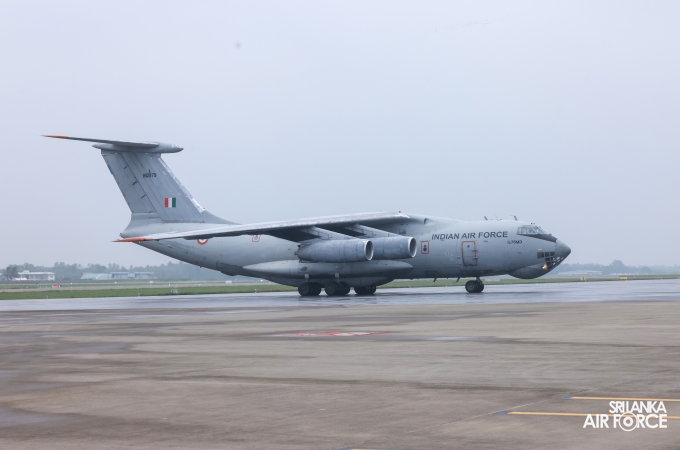 IL-76 IAF
AIRCRAFT ARRIVES IN SRI LANKA WITH NDRF TEAM AND DISASTER RELIEF
SUPPLIES