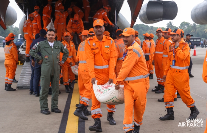 IL-76
IAF AIRCRAFT ARRIVES IN SRI LANKA WITH NDRF TEAM AND DISASTER RELIEF
SUPPLIES