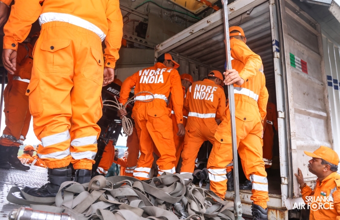 IL-76
IAF AIRCRAFT ARRIVES IN SRI LANKA WITH NDRF TEAM AND DISASTER RELIEF
SUPPLIES