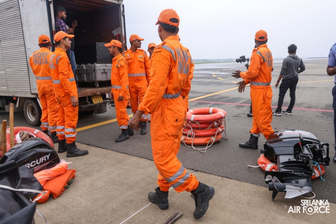 IL-76
IAF AIRCRAFT ARRIVES IN SRI LANKA WITH NDRF TEAM AND DISASTER RELIEF
SUPPLIES