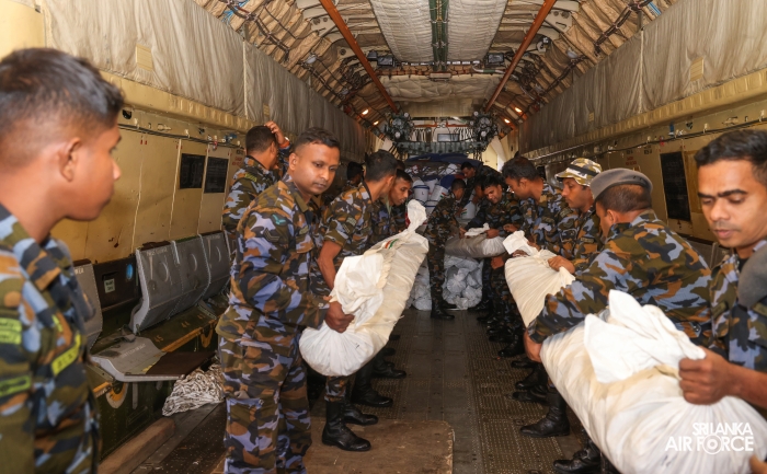 IL-76
IAF AIRCRAFT ARRIVES IN SRI LANKA WITH NDRF TEAM AND DISASTER RELIEF
SUPPLIES