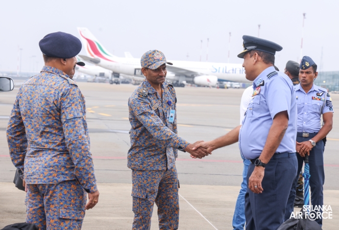 IL-76
IAF AIRCRAFT ARRIVES IN SRI LANKA WITH NDRF TEAM AND DISASTER RELIEF
SUPPLIES