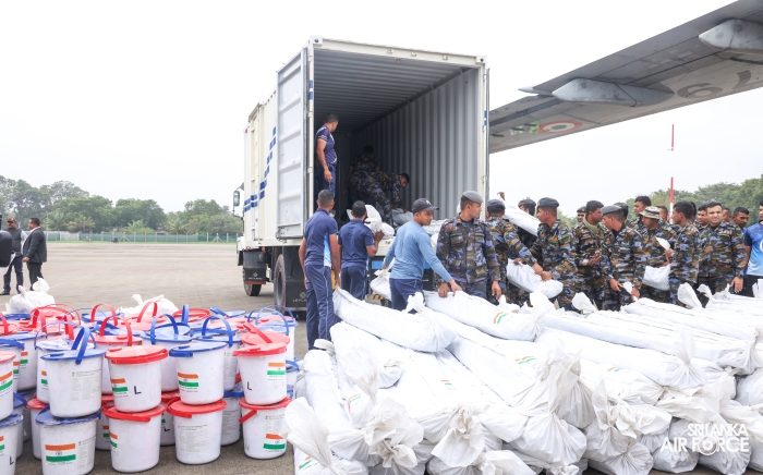 IL-76
IAF AIRCRAFT ARRIVES IN SRI LANKA WITH NDRF TEAM AND DISASTER RELIEF
SUPPLIES