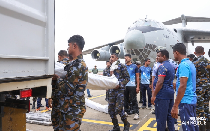 IL-76
IAF AIRCRAFT ARRIVES IN SRI LANKA WITH NDRF TEAM AND DISASTER RELIEF
SUPPLIES