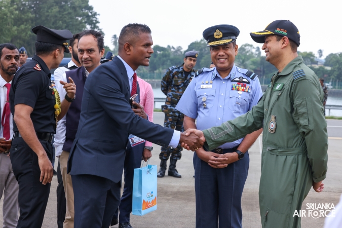 IL-76 IAF
AIRCRAFT ARRIVES IN SRI LANKA WITH NDRF TEAM AND DISASTER RELIEF
SUPPLIES