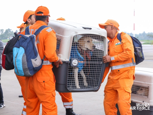 IL-76 IAF
AIRCRAFT ARRIVES IN SRI LANKA WITH NDRF TEAM AND DISASTER RELIEF
SUPPLIES