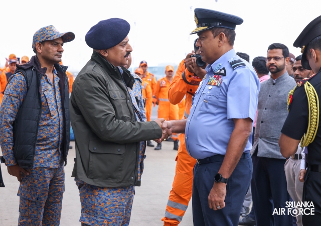 IL-76 IAF
AIRCRAFT ARRIVES IN SRI LANKA WITH NDRF TEAM AND DISASTER RELIEF
SUPPLIES