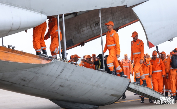 IL-76 IAF
AIRCRAFT ARRIVES IN SRI LANKA WITH NDRF TEAM AND DISASTER RELIEF
SUPPLIES