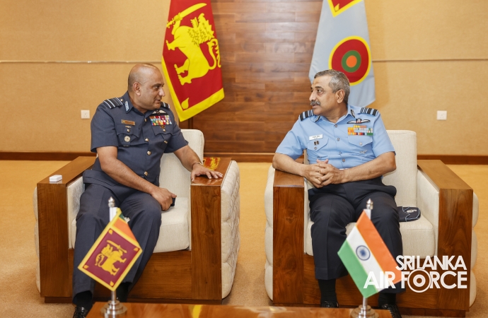 CHIEF OF INTEGRATED DEFENCE STAFF TO THE CHAIRMAN CHIEFS OF STAFF COMMITTEE CALLS ON THE COMMANDER