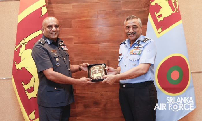 CHIEF OF INTEGRATED DEFENCE STAFF TO THE CHAIRMAN CHIEFS OF STAFF COMMITTEE CALLS ON THE COMMANDER
