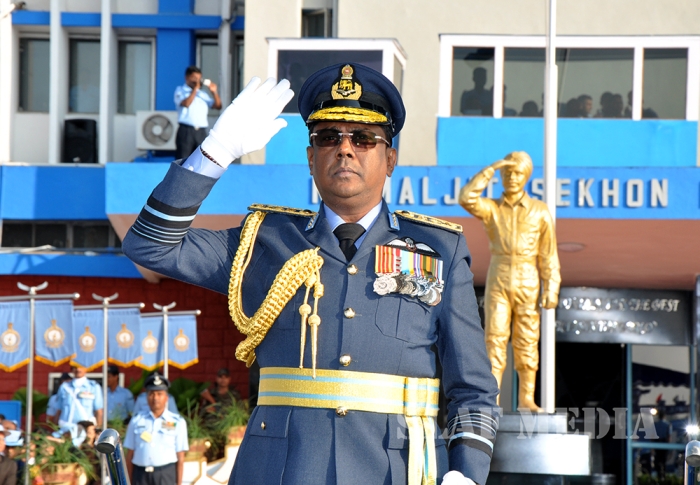 The Commander Visits India