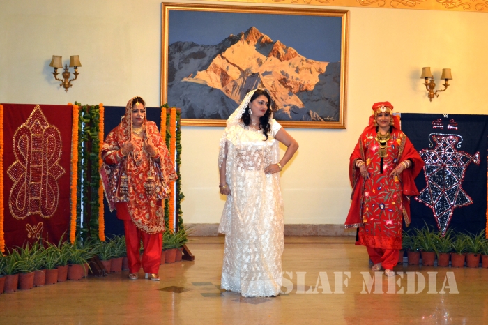 The Commander Visits India