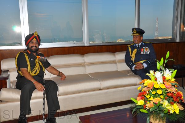 ඉන්දීය යුධ හමුදා මාණ්ඩලික ප්රධානි ගුවන් හමුදා මුලස්ථානයේ සංචාරයක