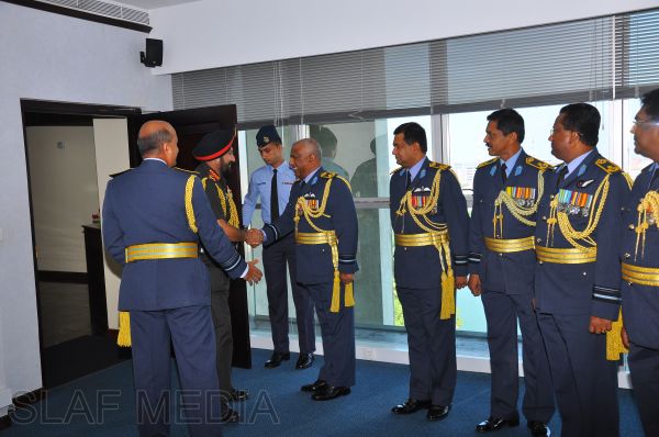 ඉන්දීය යුධ හමුදා මාණ්ඩලික ප්රධානි ගුවන් හමුදා මුලස්ථානයේ සංචාරයක