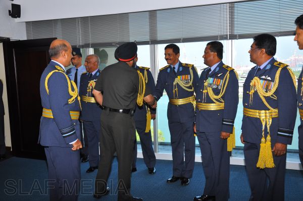 ඉන්දීය යුධ හමුදා මාණ්ඩලික ප්රධානි ගුවන් හමුදා මුලස්ථානයේ සංචාරයක