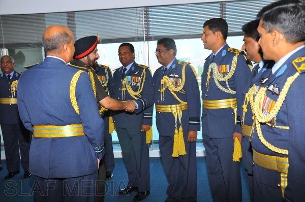 ඉන්දීය යුධ හමුදා මාණ්ඩලික ප්රධානි ගුවන් හමුදා මුලස්ථානයේ සංචාරයක