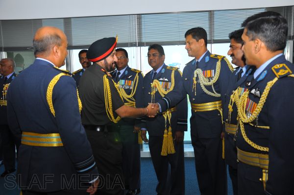 ඉන්දීය යුධ හමුදා මාණ්ඩලික ප්රධානි ගුවන් හමුදා මුලස්ථානයේ සංචාරයක