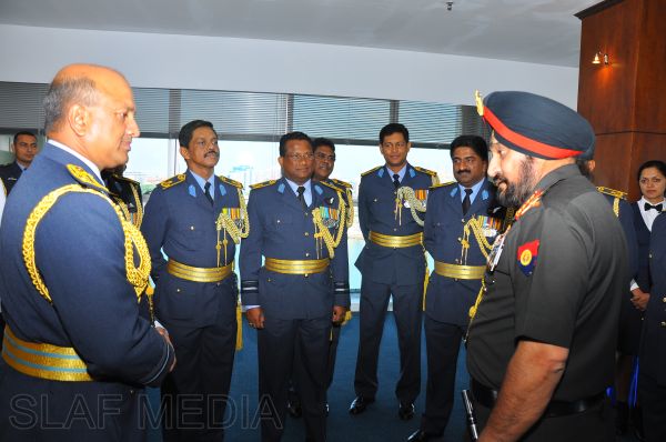 ඉන්දීය යුධ හමුදා මාණ්ඩලික ප්රධානි ගුවන් හමුදා මුලස්ථානයේ සංචාරයක