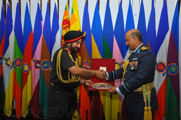 ඉන්දීය යුධ හමුදා මාණ්ඩලික ප්රධානි ගුවන් හමුදා මුලස්ථානයේ සංචාරයක