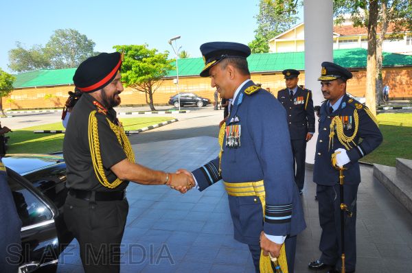 ඉන්දීය යුධ හමුදා මාණ්ඩලික ප්රධානි ගුවන් හමුදා මුලස්ථානයේ සංචාරයක