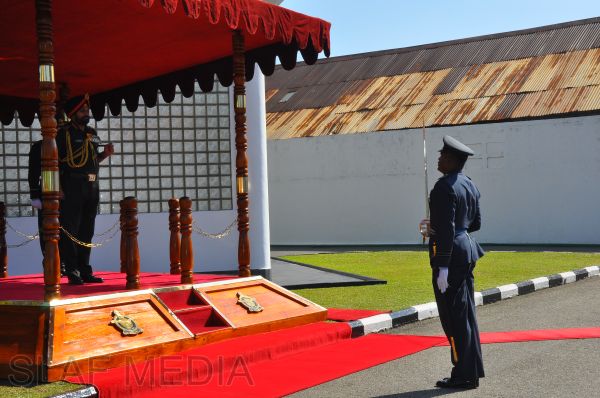 ඉන්දීය යුධ හමුදා මාණ්ඩලික ප්රධානි ගුවන් හමුදා මුලස්ථානයේ සංචාරයක