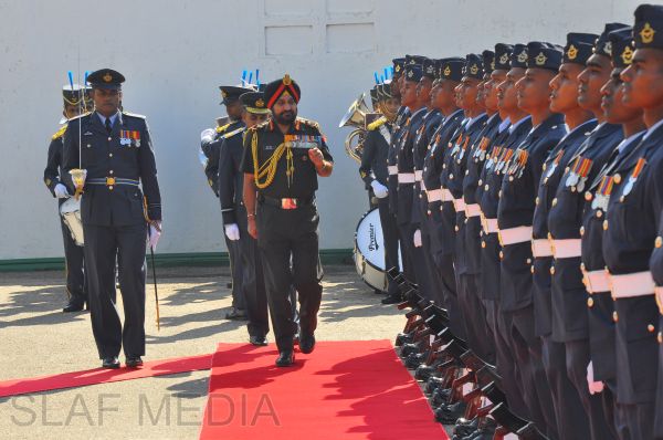 ඉන්දීය යුධ හමුදා මාණ්ඩලික ප්රධානි ගුවන් හමුදා මුලස්ථානයේ සංචාරයක