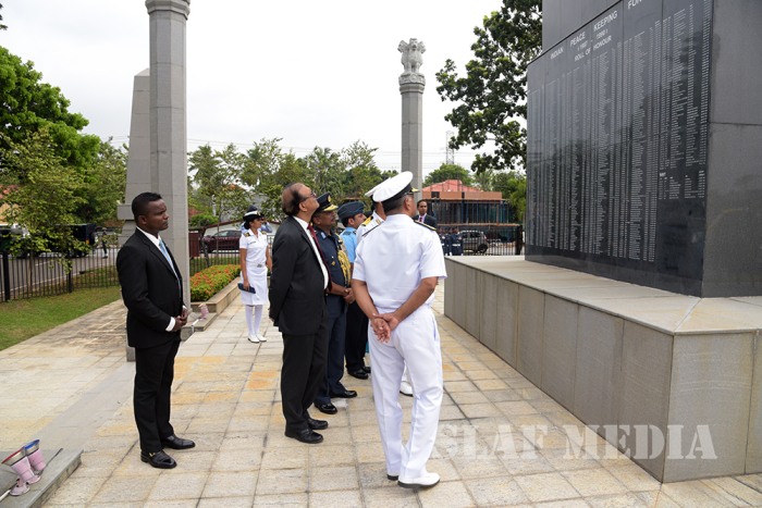 Floral Tribute to the IPKF Memorial Battaramulla