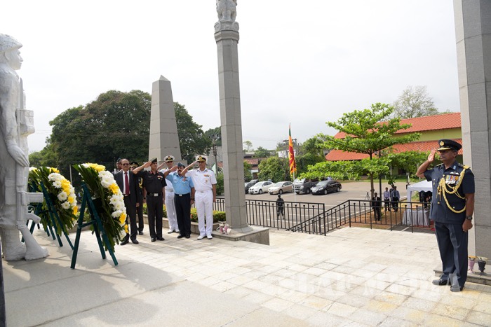 Floral Tribute to the IPKF Memorial Battaramulla