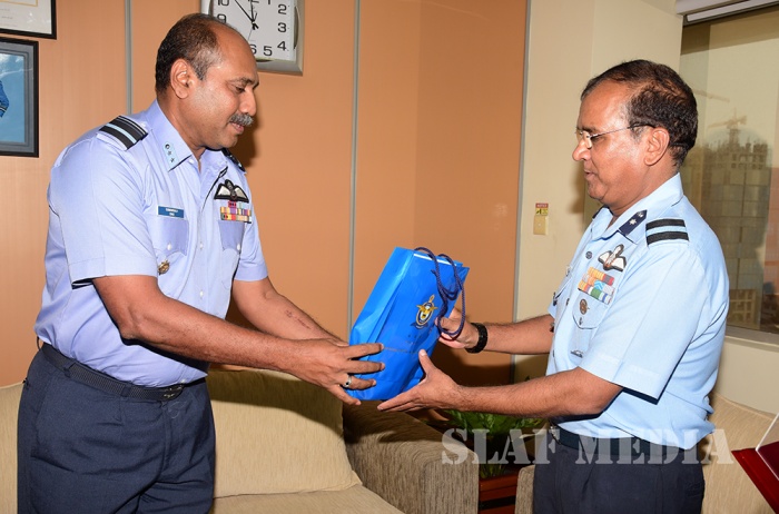 A Delegation from the Indian Army Higher Command Course Visits SLAF