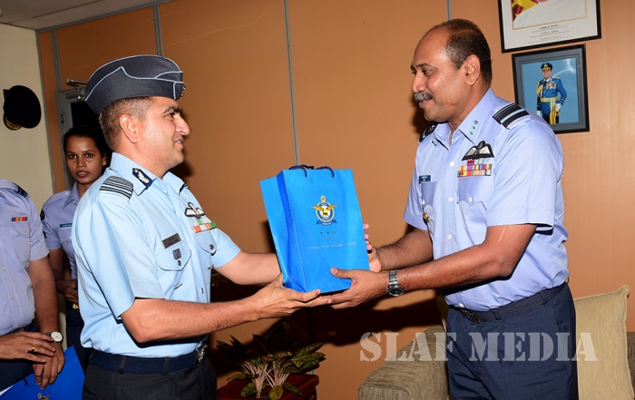 A Delegation from the Indian Army Higher Command Course Visits SLAF