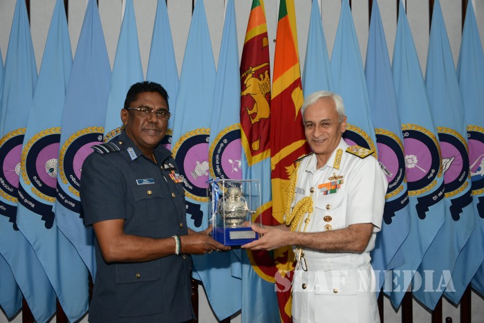 Chief of Naval Staff of the Indian Navy Calls on the Commander of the Air Force