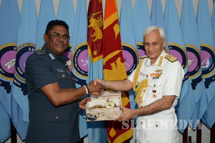 Chief of Naval Staff of the Indian Navy Calls on the Commander of the Air Force