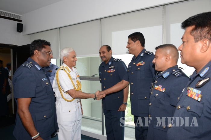 Chief of Naval Staff of the Indian Navy Calls on the Commander of the Air Force