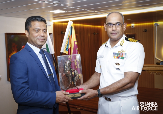 COMMANDER OF THE AIR FORCE VISITS INDIAN AIRCRAFT CARRIER INS
VIKRANT