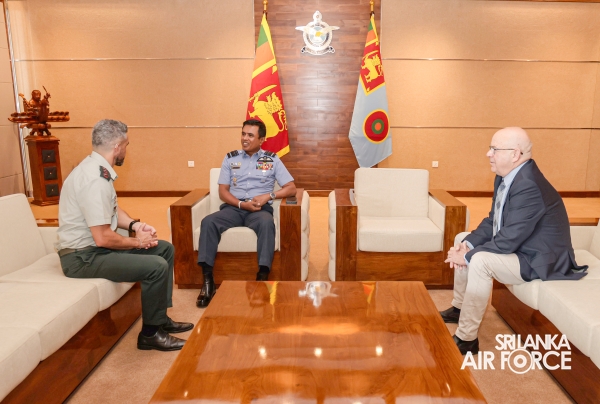 ISRAEL ENVOYS MEET THE COMMANDER