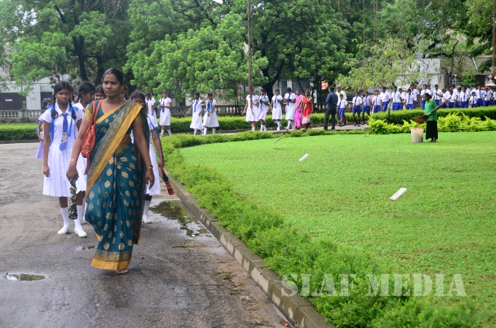 SLAF Sponsors an Educational Tour for Jaffna School Children